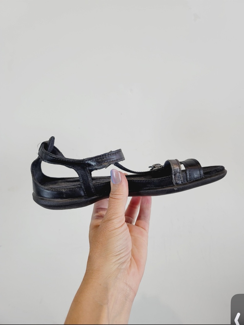 ECCO Black Leather T-Strap Sandal, Size 37 - Picture 3 of 6